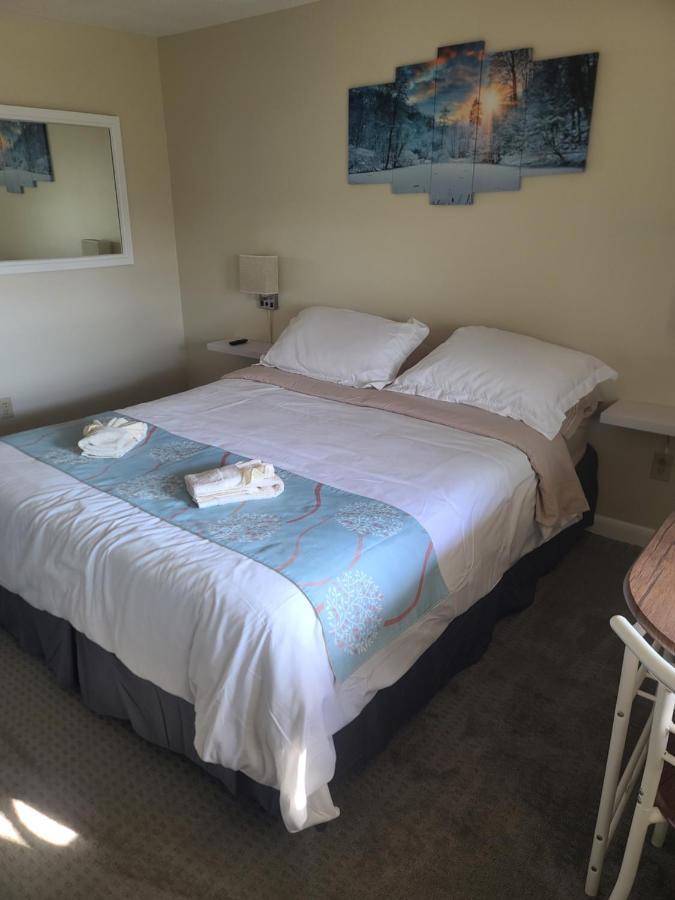 Lake Shore Farm Hotel Northwood